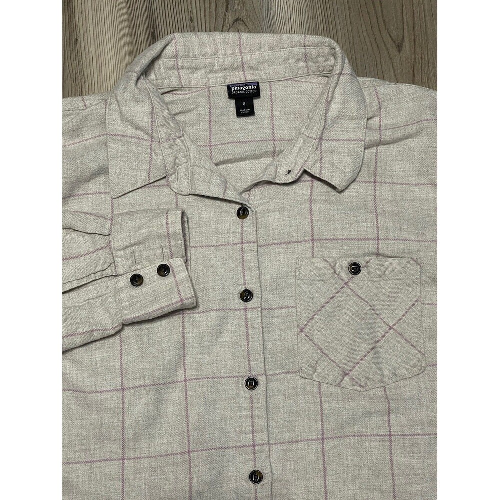 Patagonia Women’s Size 8 Beige Pink Lightweight Flannel Organic Cotton L/S Shirt